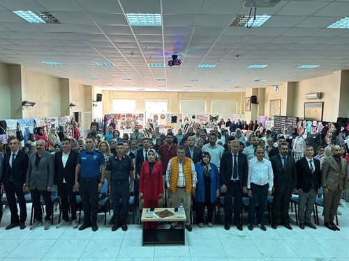 Sayın Kaymakamımız Semanur Kalkan, ‘Hayat Boyu Öğrenme Haftası’ Etkinlikleri Kapsamında Sergi Açılışına Katıldı