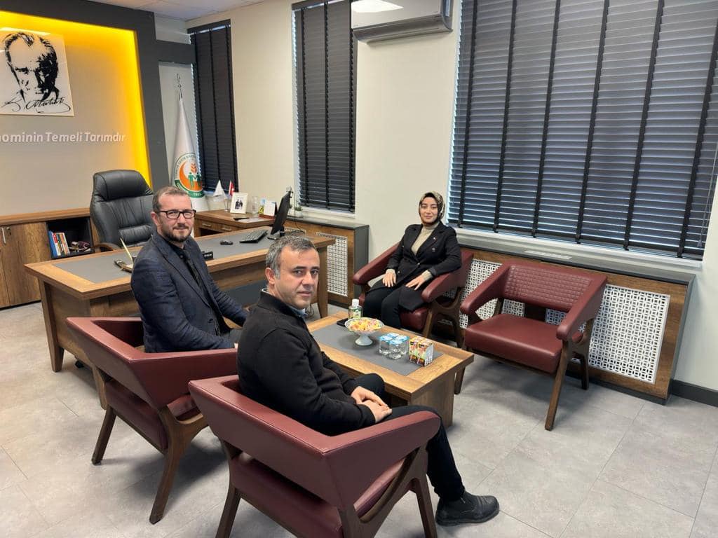 Sayın Kaymakamımız Semanur KALKAN, Tarım Kredi Kooperatifini ve Marketini Ziyaret Etti